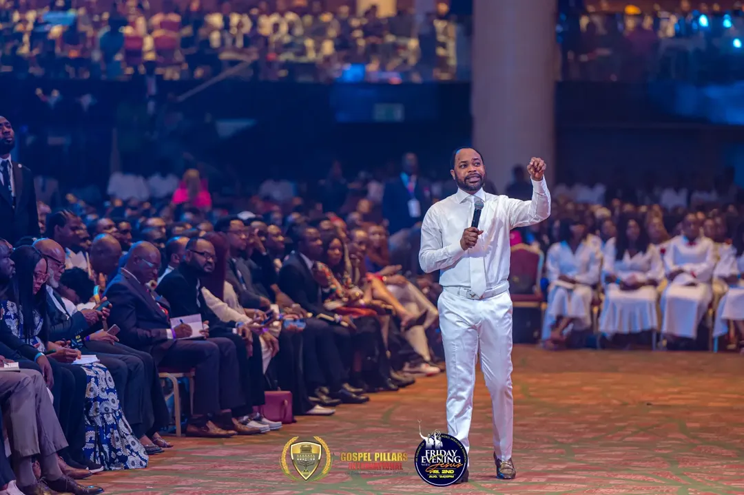 Prophet Isaiah Macwealth ministering at An Evening With Jesus